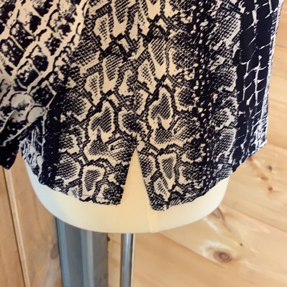 Talbots dark blue snake print / python print silk blouse Size 4 - Picture 8 of 10